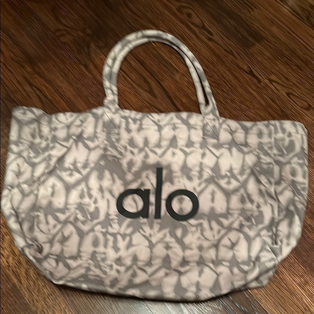 ALO Yoga Gray Patterned Women's Bag